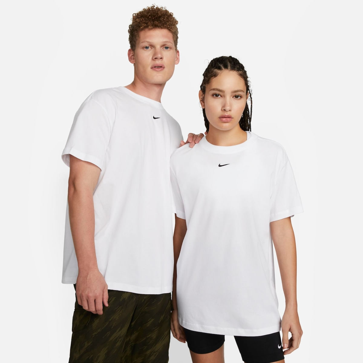 Camiseta Nike Sportswear Essentials Feminina