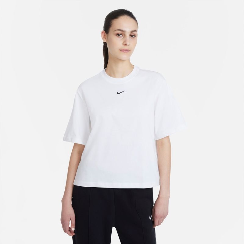 Camiseta Nike Sportswear Essentials Feminina - Studio 78