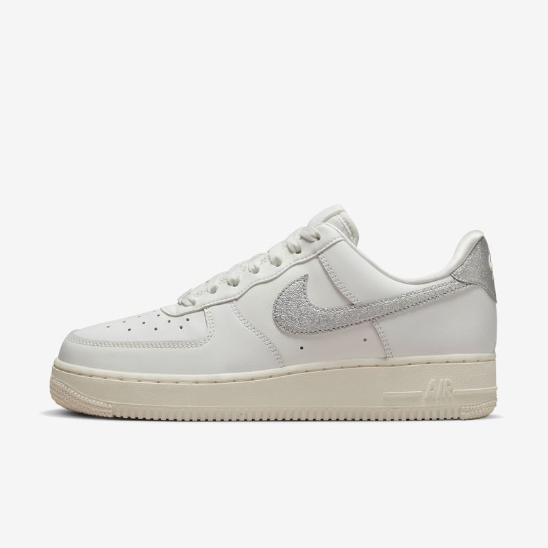 Tênis Nike Air Force 1 Low '07 Feminino Branco Preto Top Baixo