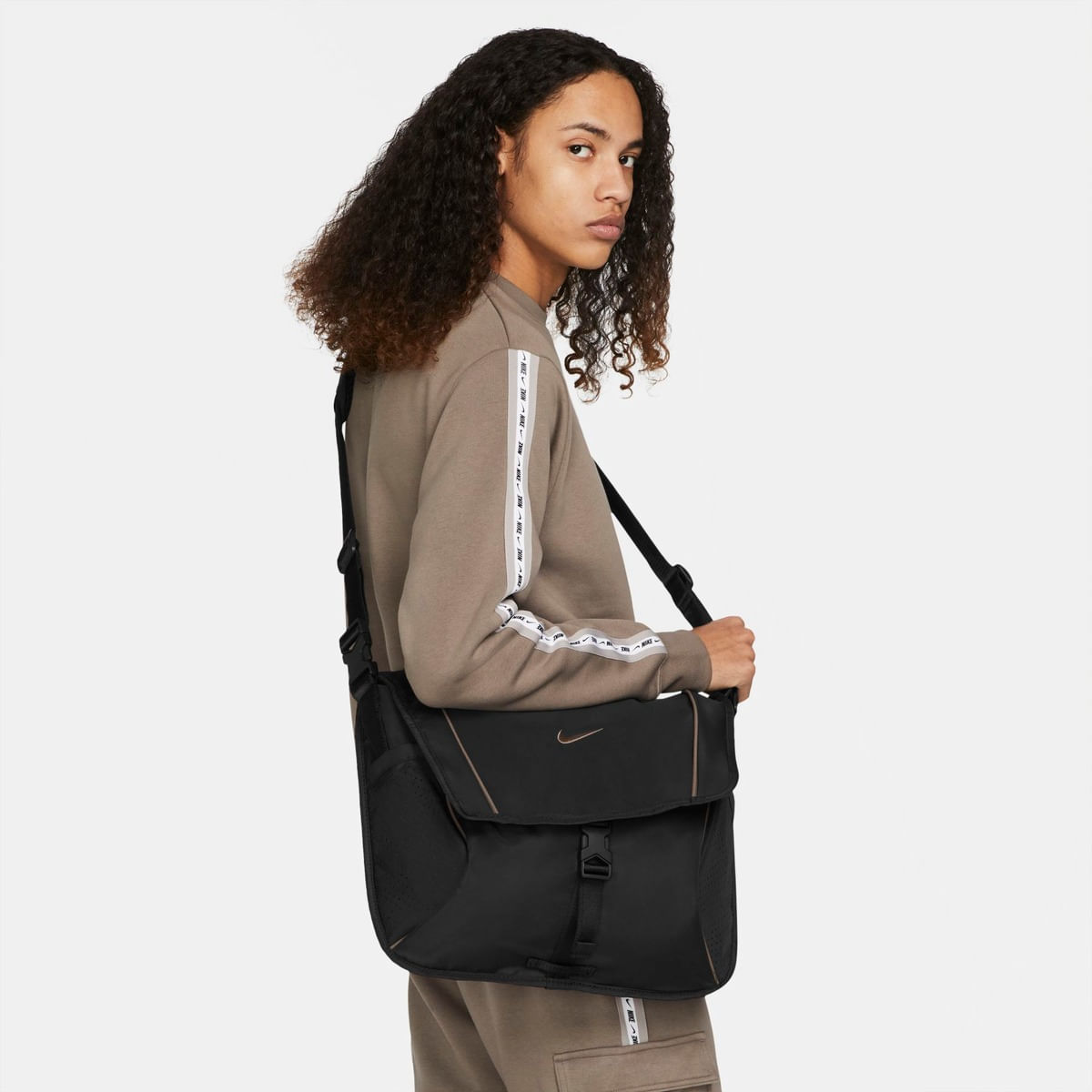 Bolsa Nike Sportswear Essentials Unissex