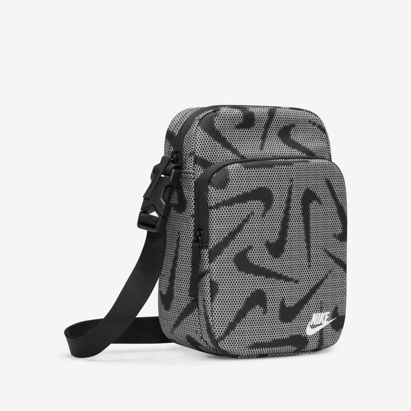 Nike bags souq best sale