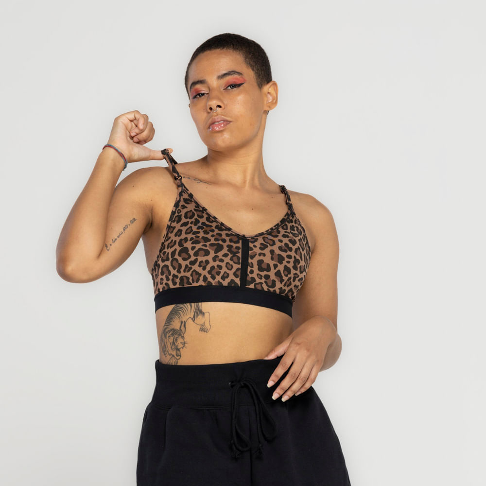 Top Fitnes Nike com Bojo Removível Baixa Sustentação Dri-Fi Indy V Neck Leopardo Bra