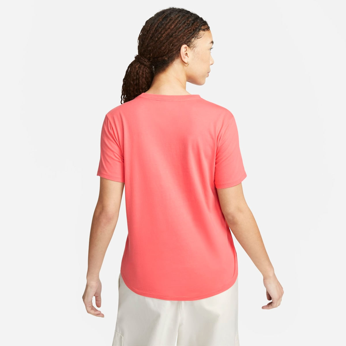 Camiseta Nike Sportswear Essentials Feminina