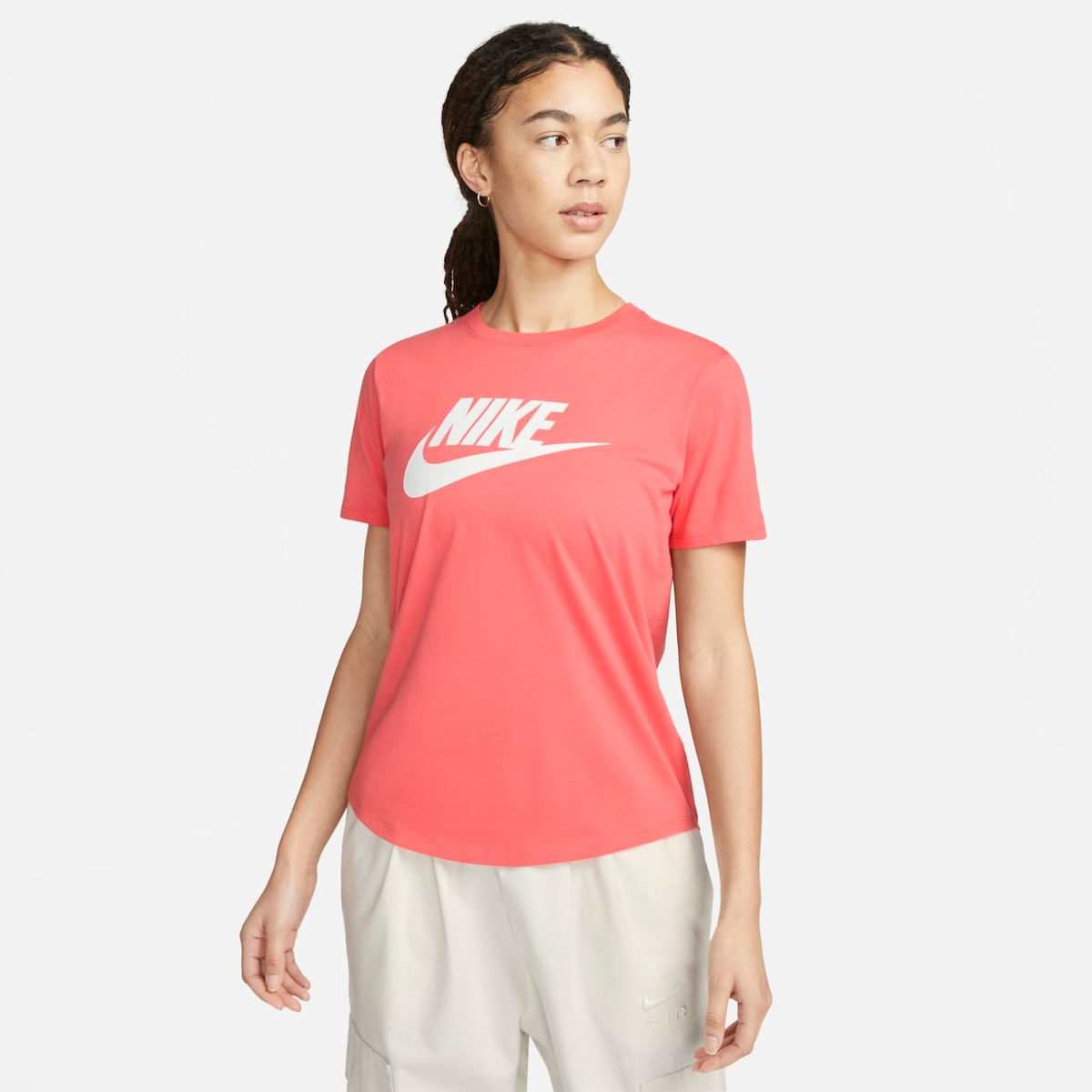 Camiseta Nike Sportswear Essentials Feminina