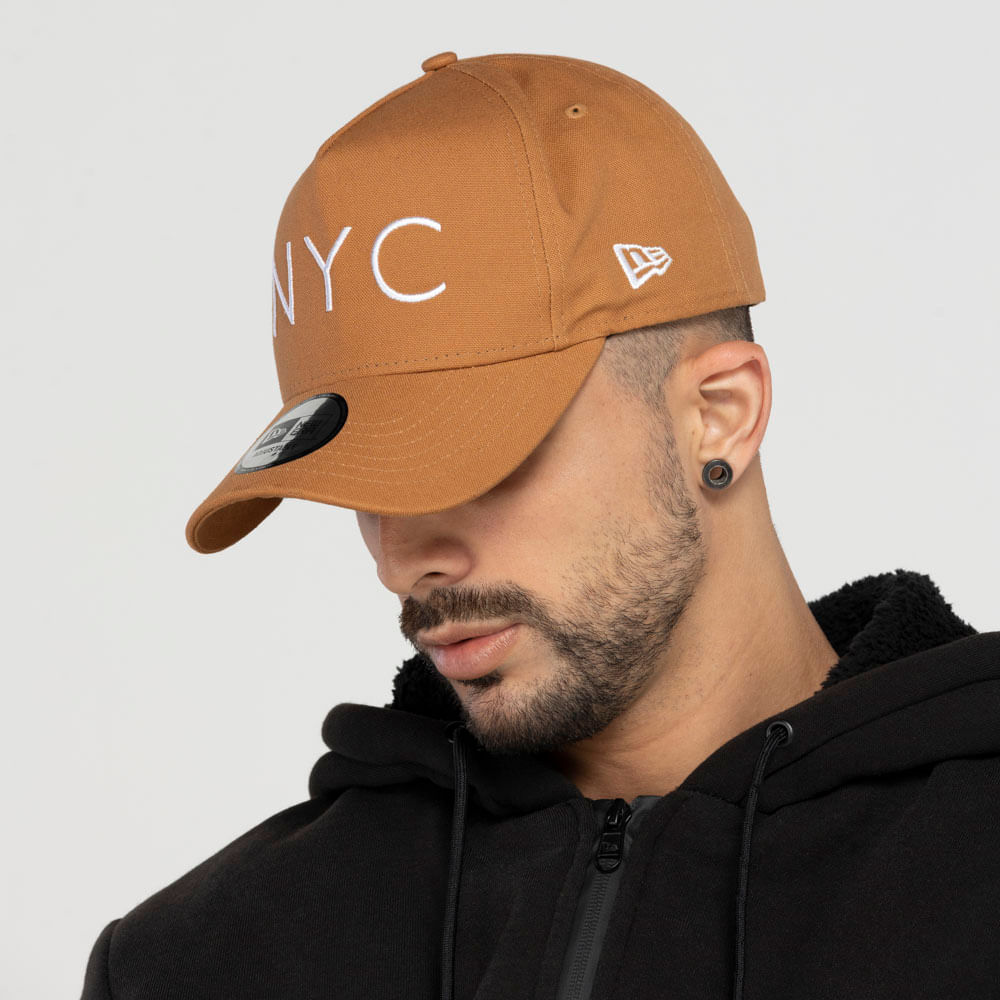 Boné New York City Aba Reta Snapback New Era 940 Tan