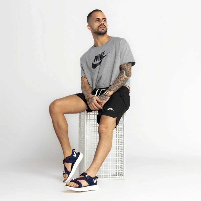 Nike tee shirt foot discount