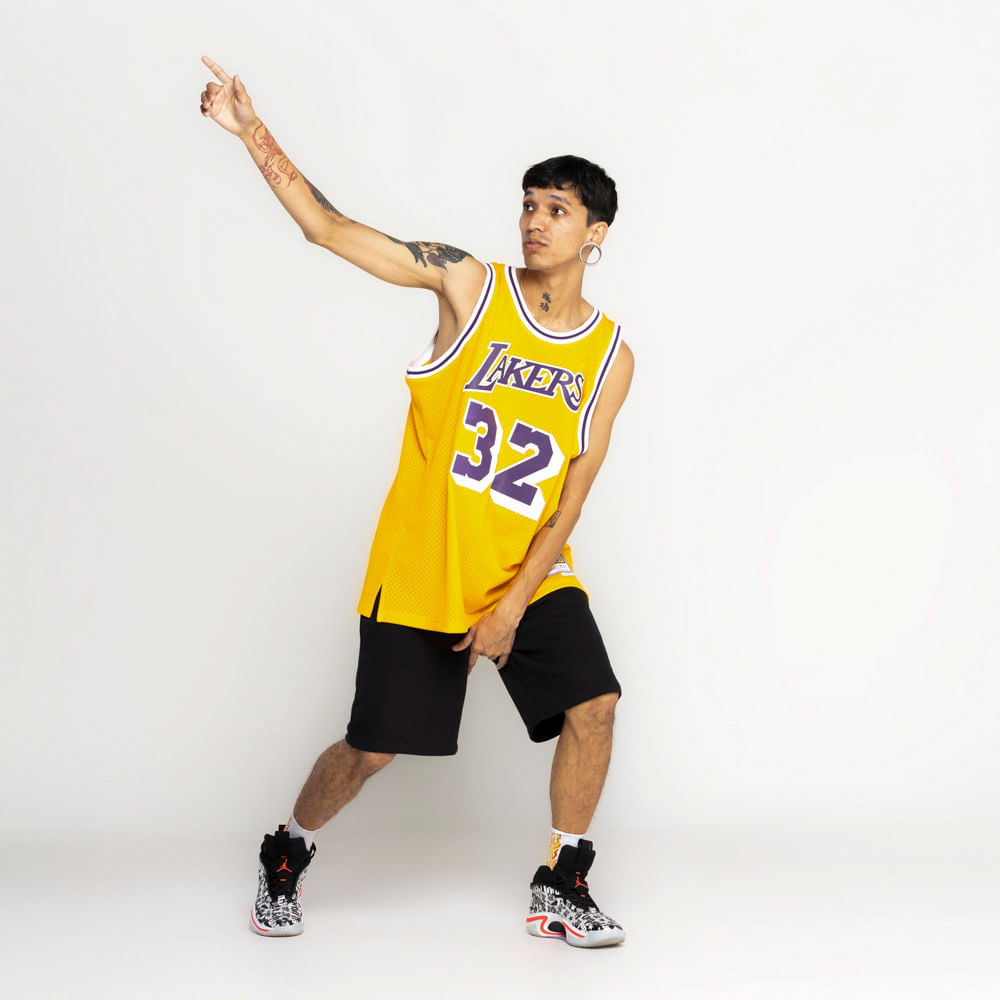 Camiseta Regata Los Angeles Lakers NBA Mitchell & Ness Swingman Home Jersey - Masculina