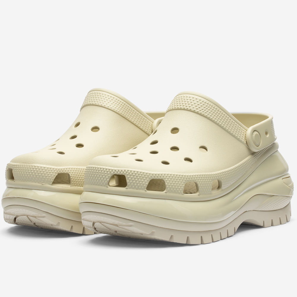 Sandália Crocs Classic Mega Crush Clog