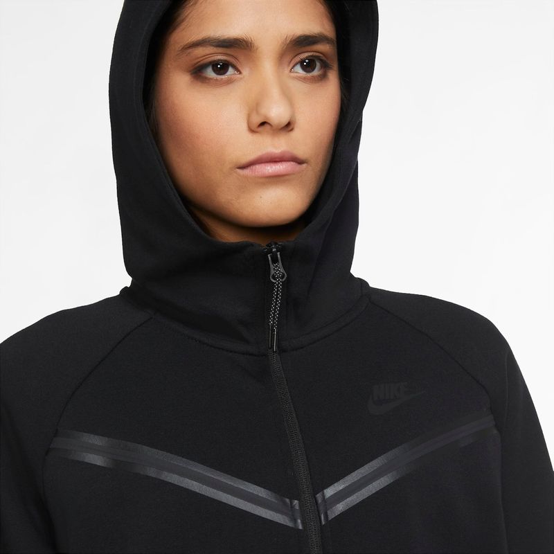 Blusão Nike Sportswear Essential Fleece Hoodie Feminino - Produtos