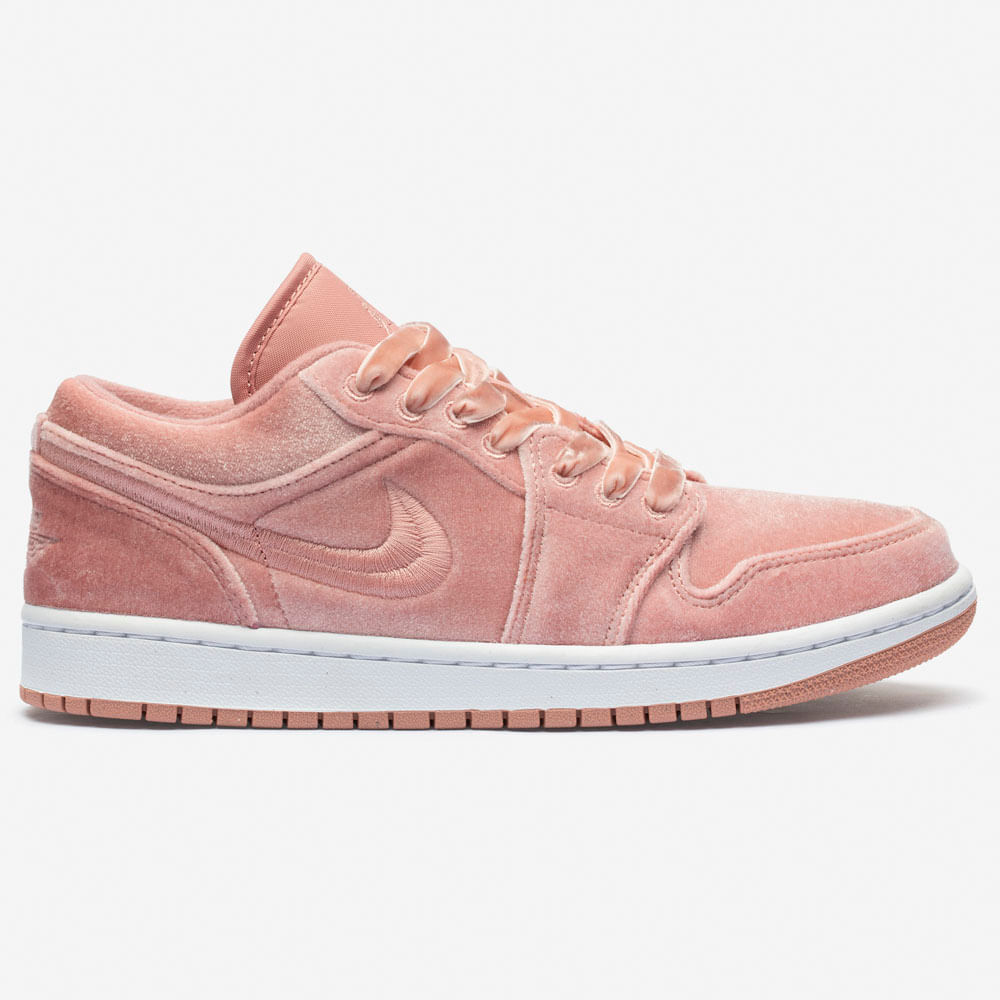 Tênis Nike Air Jordan 1 Low SE