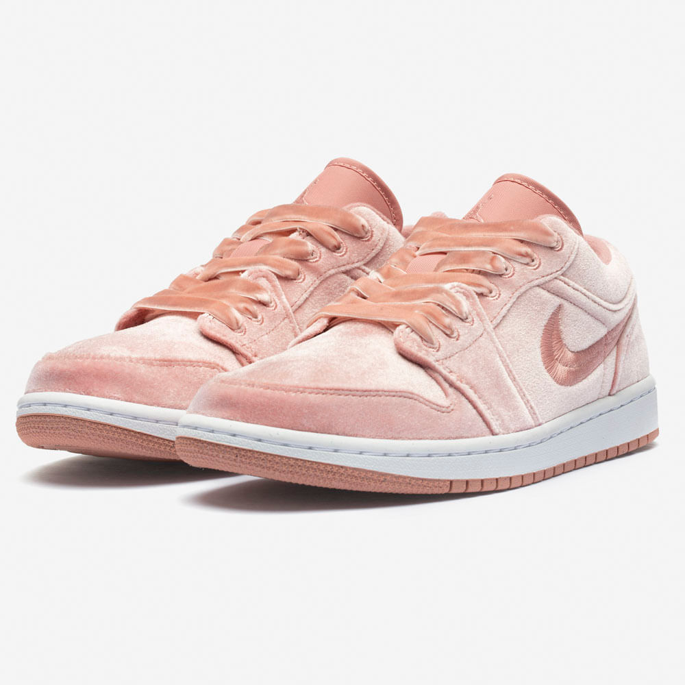 Tênis Nike Air Jordan 1 Low SE