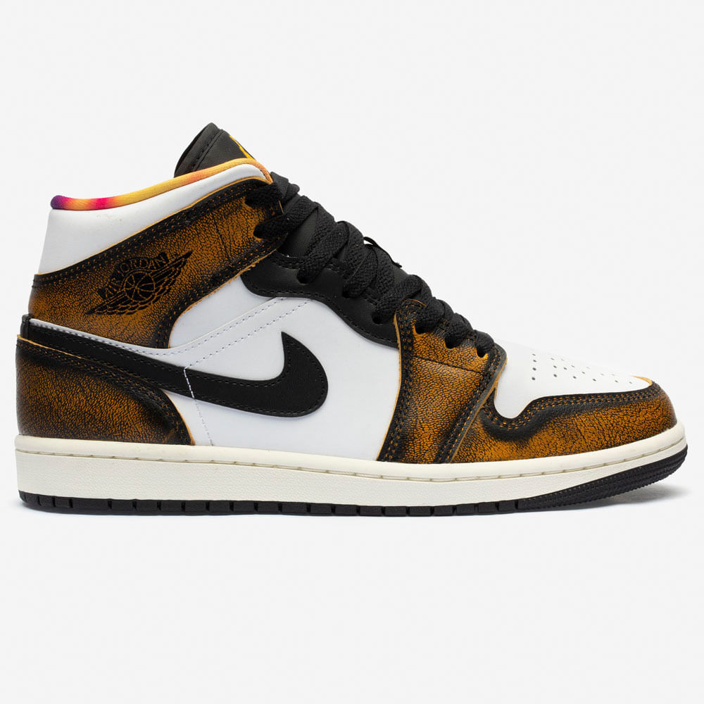 Tênis Nike Air Jordan 1 MID SE