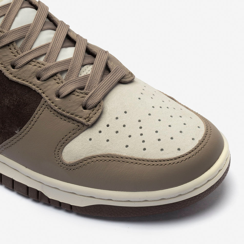 NIKE DUNK HI RETRO PRM (Sail/Chocolate) - Corre de Rua