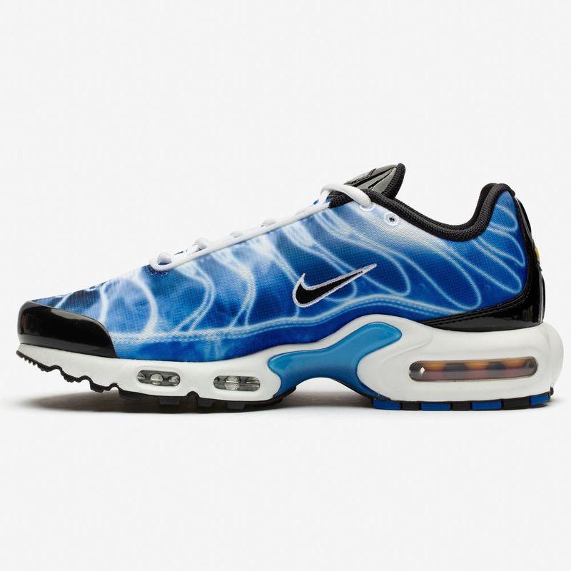 Nike air max plus best sale with flags