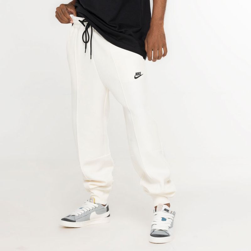 Nike sportwear jogger store flc club