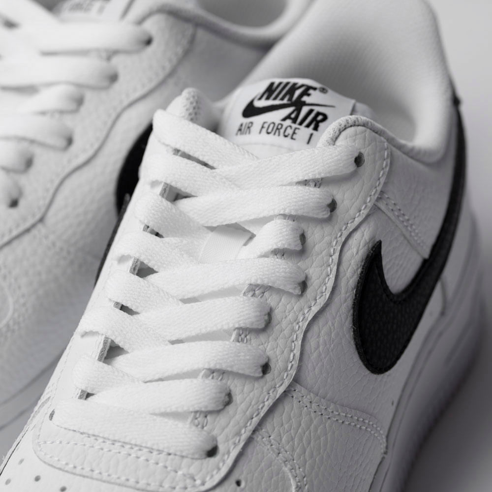 Tênis Nike Air Force 1'07 - White and Black