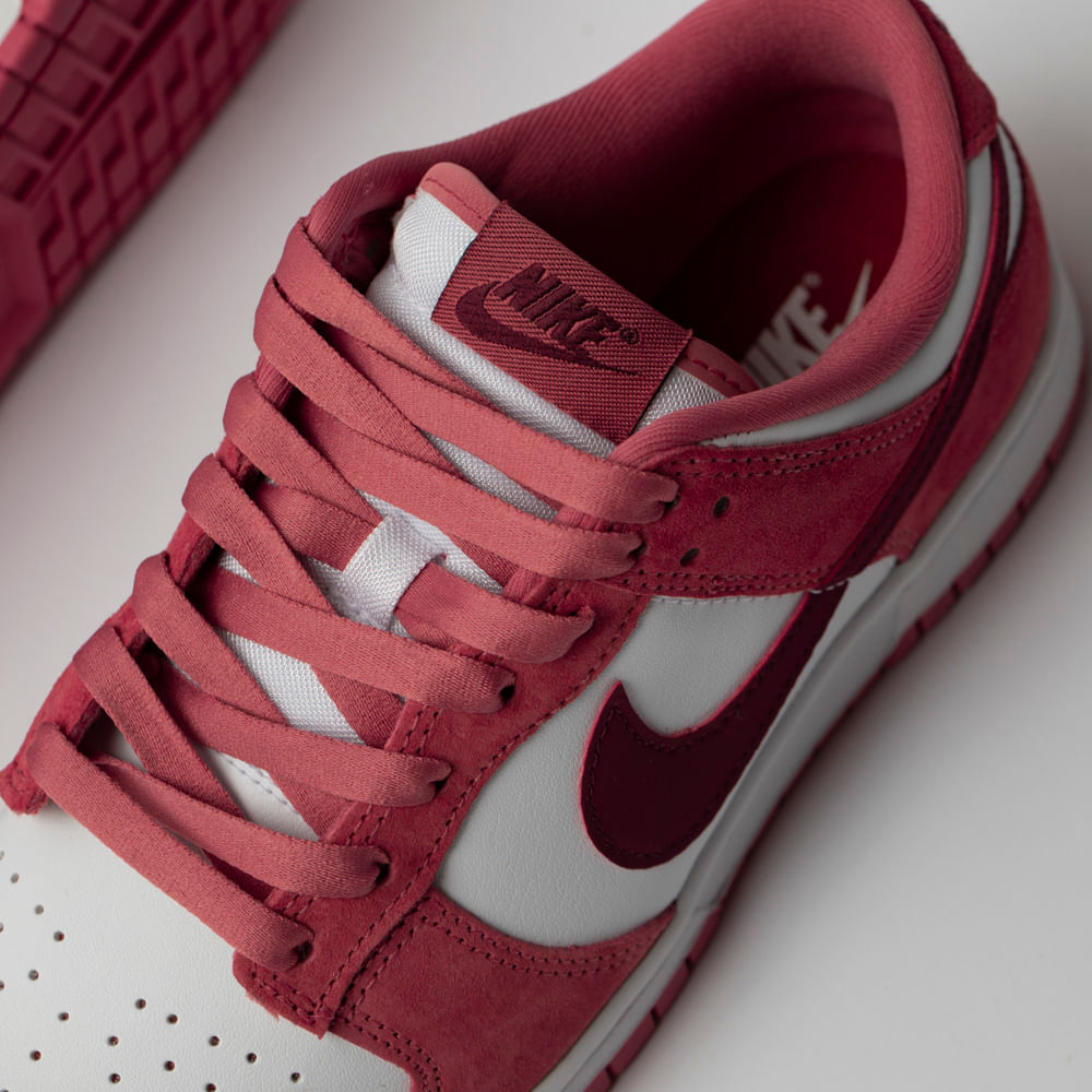 Tênis Nike Dunk Low VDay