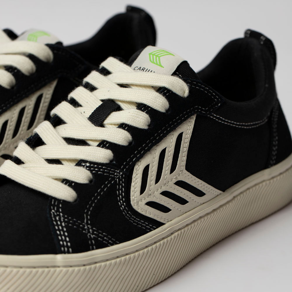 Tênis Cariuma Pro Skate Black Suede and Canvas Contrast Thread Ivory Logo