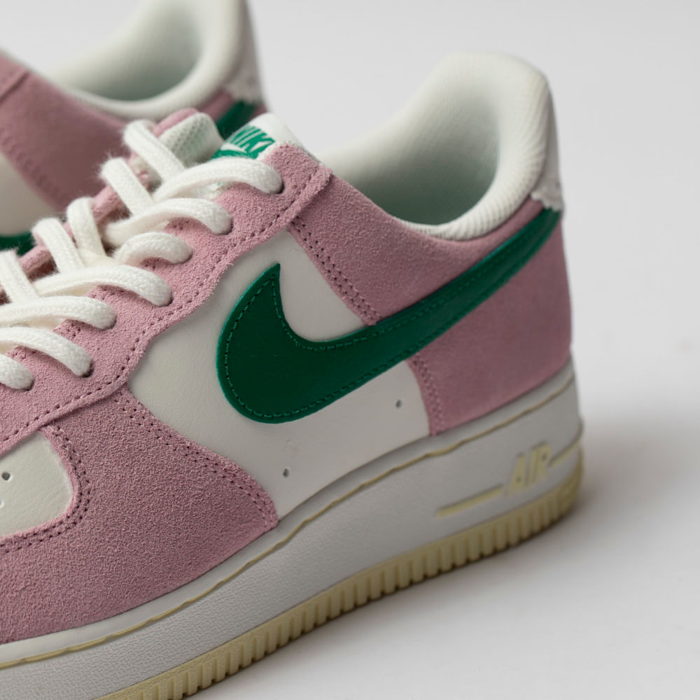 Tênis Nike Air Force 1 07 Lv 8 ND