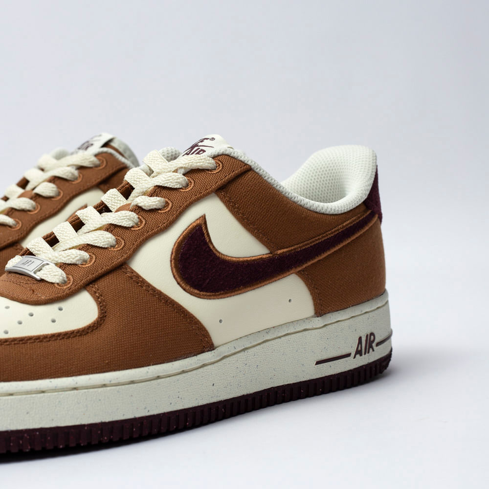 Tênis Air Force 1 '07 LV8 BTS