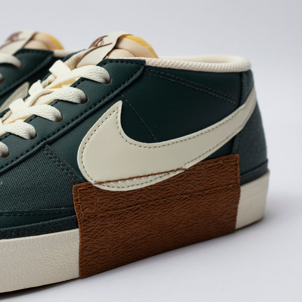 Tênis Nike Blazer Low Pro Club BTS