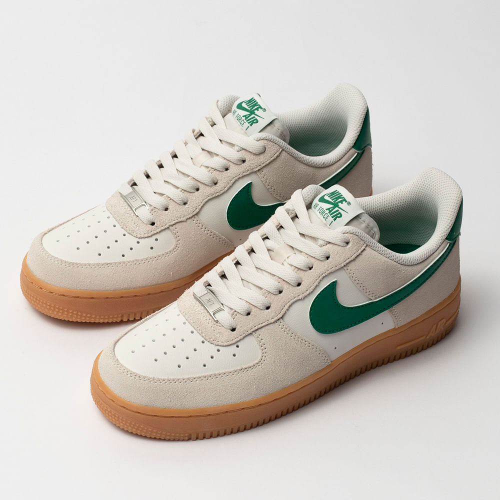 Tênis Nike Air Force 1'07 LV8 BTS