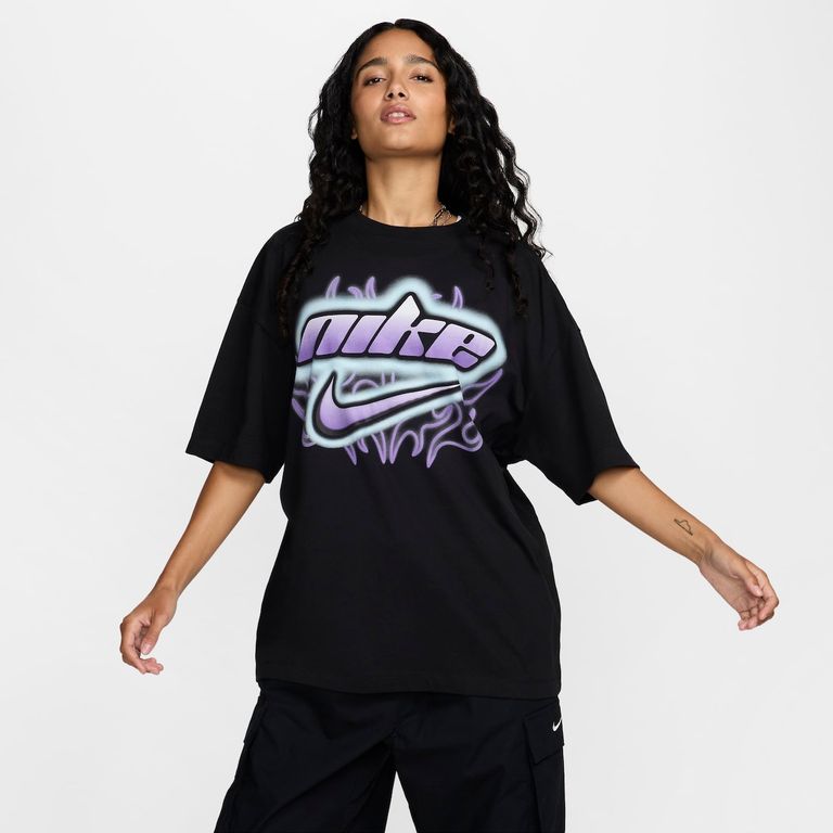 Camiseta Nike Sportswear Dance Feminina