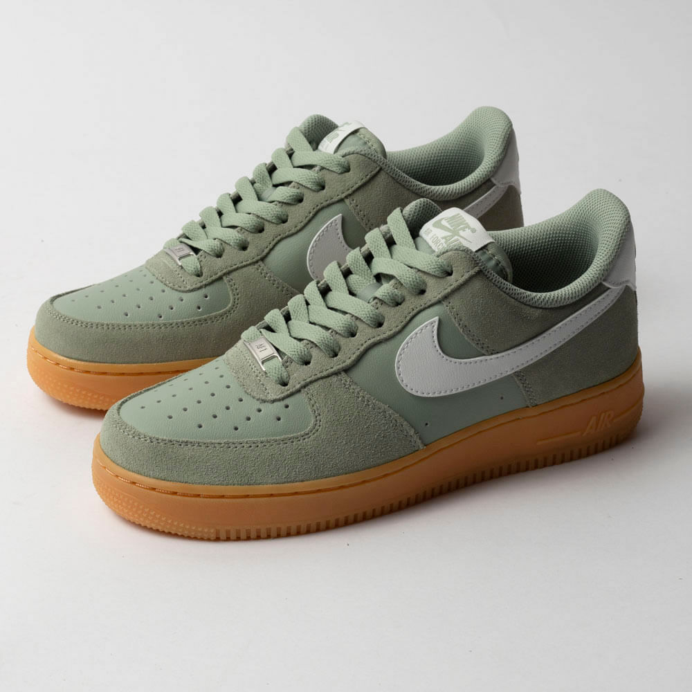 Tênis Nike Air Force 1'07 LV8 BTS