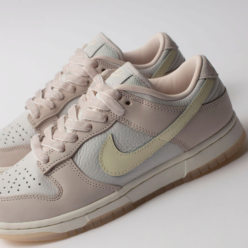 Tênis Nike Dunk Low PRM Light Soft Pink