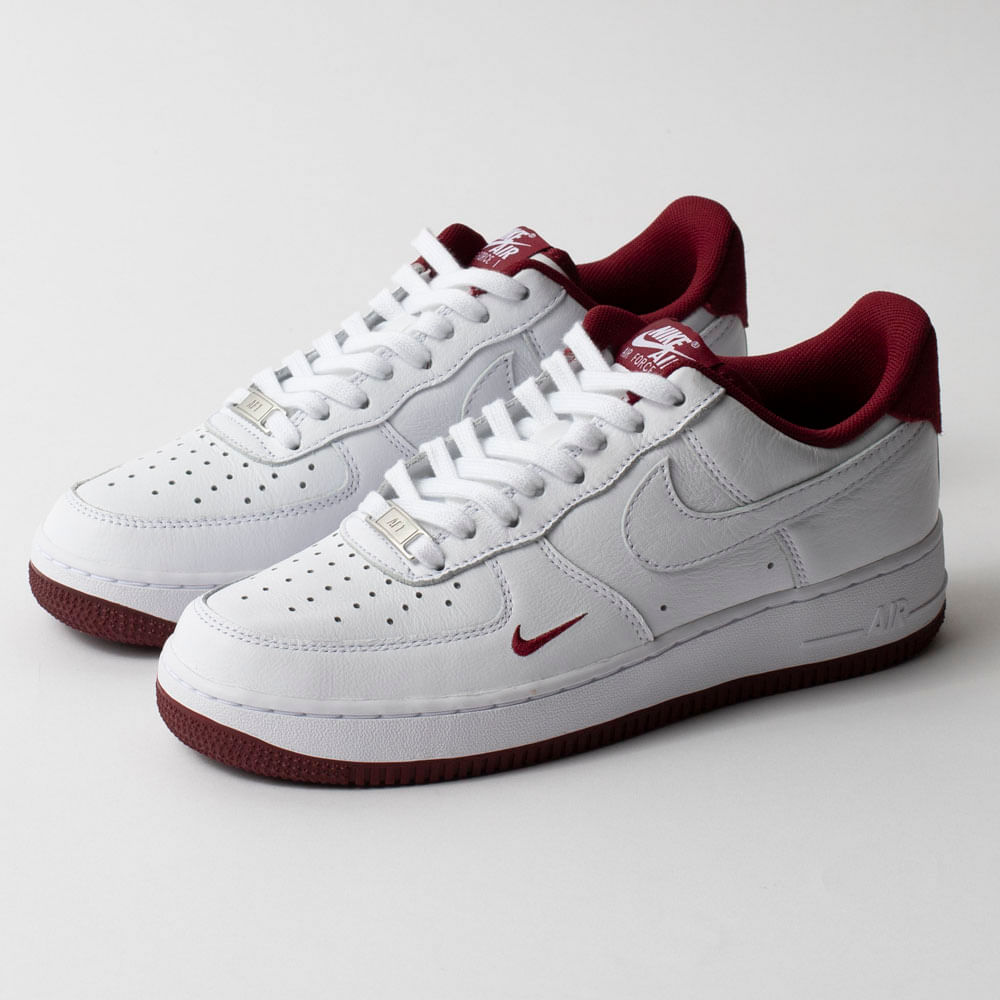 Tênis Nike Air Force 1 07 Lv 8 White Team Red