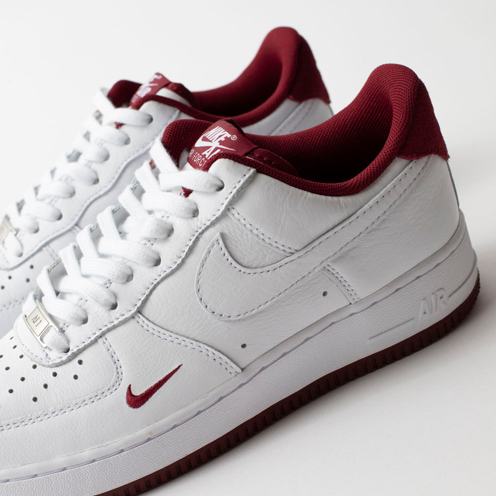 Tênis Nike Air Force 1 07 Lv 8 White Team Red